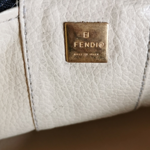 Authentic Fendi bucket - Picture 6 of 9